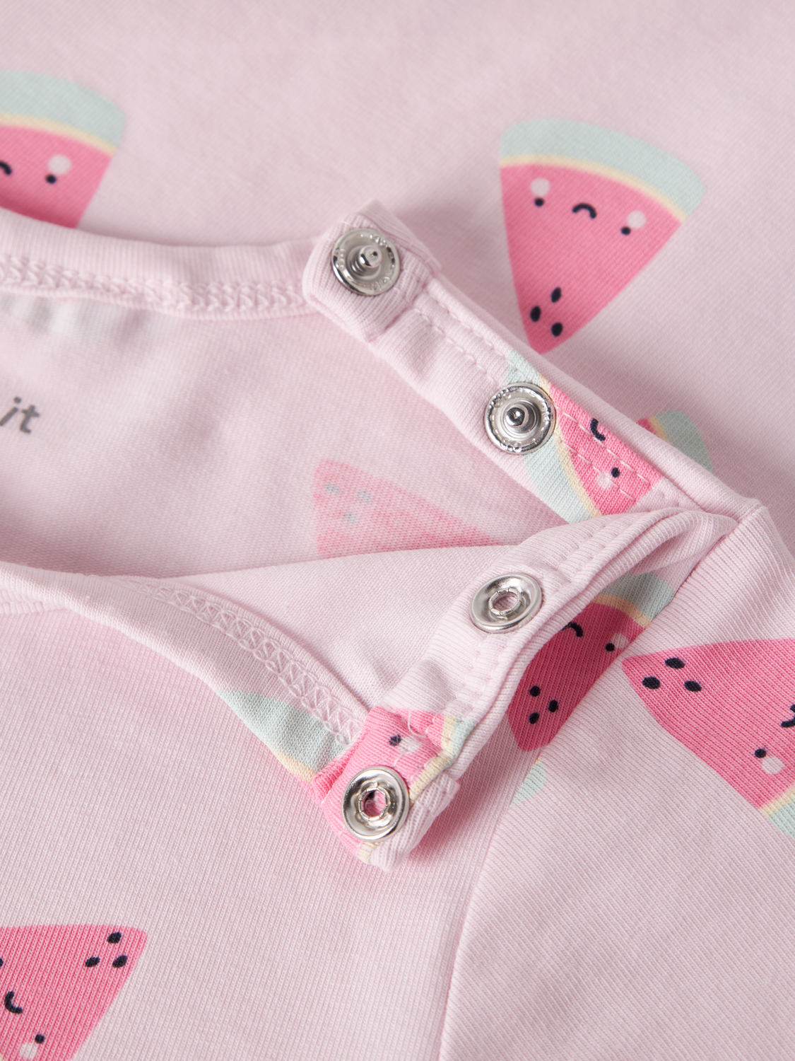 model_shot-front_full